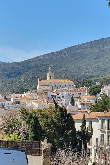Espectacular Planta Baja Con Terraza Y Parking A 5 Min De La Playa Appartement Cadaqués Buitenkant foto